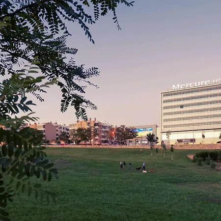 Mercure Lisboa מלון