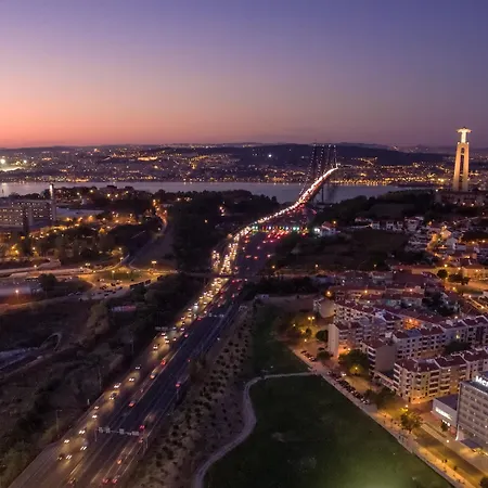 מלון Mercure Lisboa 4*