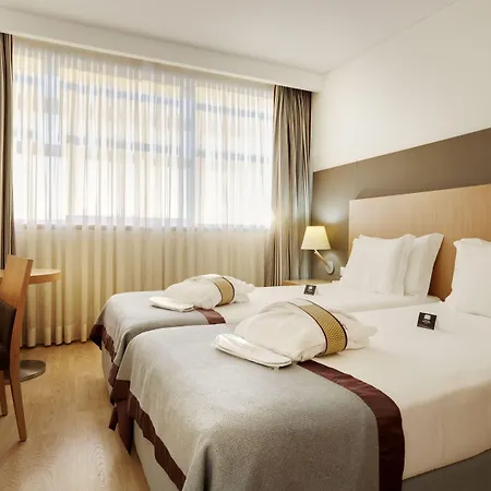 מלון Mercure Lisboa 4*