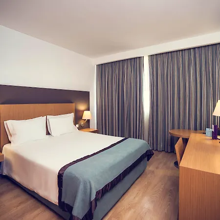 Mercure Lisboa 4*