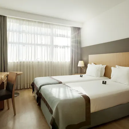 Mercure Lisboa 4*