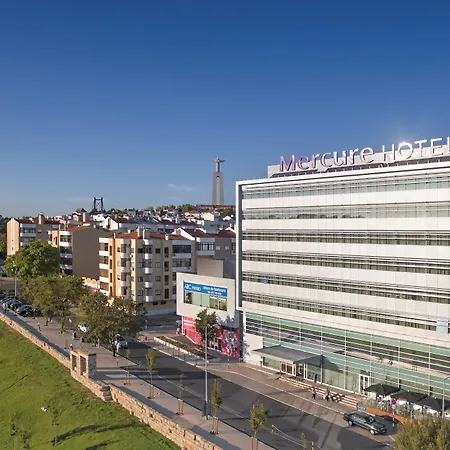 Mercure Lisboa Hotel 4*