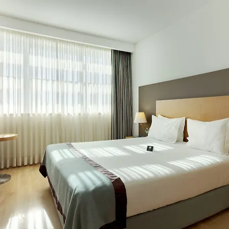 Mercure Lisboa 4*