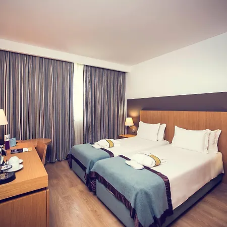 Mercure Lisboa 4*