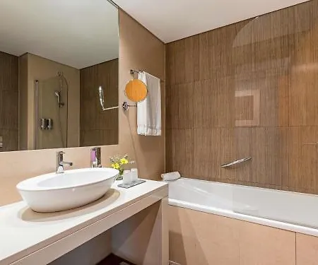 Mercure Lisboa ألمادا
