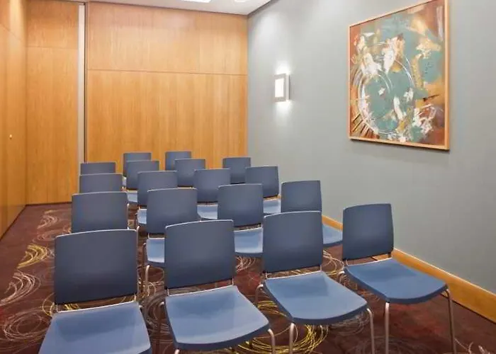 Mercure Lisboa 4* אלמאדה