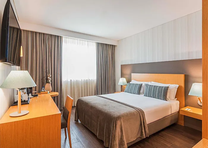 מלון Mercure Lisboa 4*