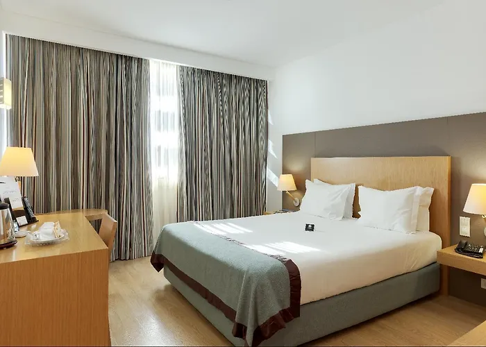 ホテル Mercure Lisboa 4*