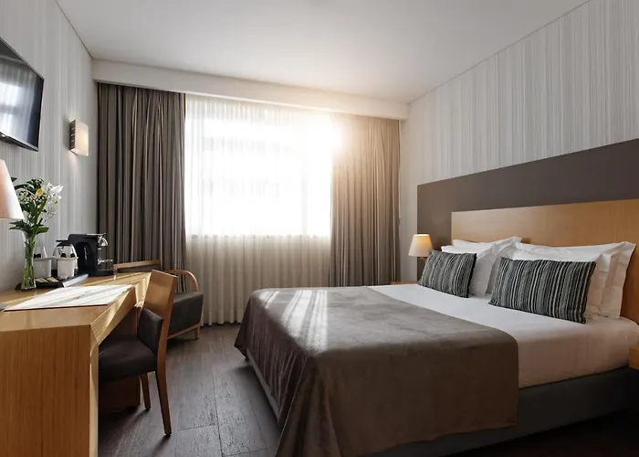 ホテル Mercure Lisboa 4*